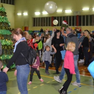 Zdjęcie przedstawia uczestników Spotkania z Mikołajem