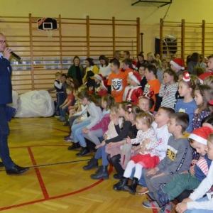 Zdjęcie przedstawia uczestników Spotkania z Mikołajem