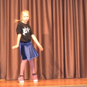 Zdjęcie przedstawia uczestniczkę konkursu Talent Show