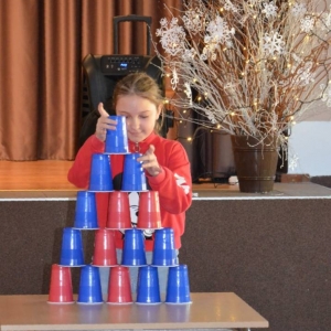Zdjęcie przedstawia uczestniczkę konkursu Talent Show