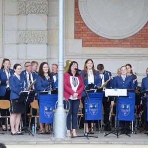 Koncert Tarnogórskiej Orkiestry Dętej w świerklanieckim parku