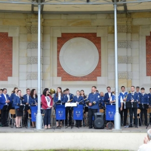 Koncert Tarnogórskiej Orkiestry Dętej w świerklanieckim parku
