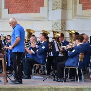 Koncert Tarnogórskiej Orkiestry Dętej w świerklanieckim parku