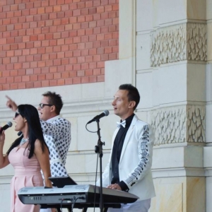 Zdjęcie przedstawia koncert  Łukowski Brygida i Robert z zespołem 