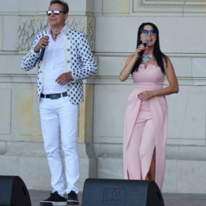 Zdjęcie przedstawia koncert  Łukowski Brygida i Robert z zespołem 