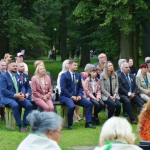 Publiczność przed sceną