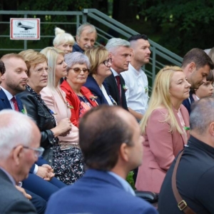 Publiczność przed sceną