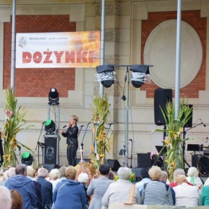 Występ artystyczny podczas dożynek