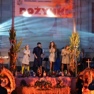 Występ artystyczny podczas dożynek