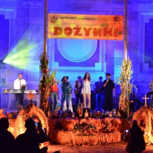 Występ artystyczny podczas dożynek