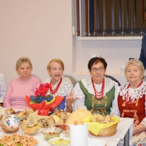 Koło Gospodyń Wiejskich z Nakła z Wójtem Gminy Świerklaniec