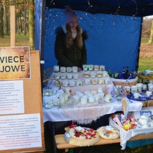 Jarmark świąteczny w świerklanieckim parku