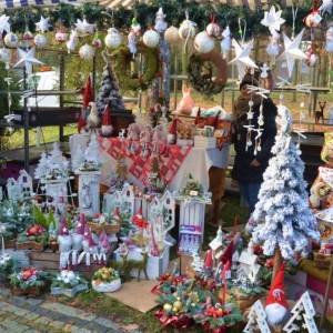 Jarmark świąteczny w świerklanieckim parku