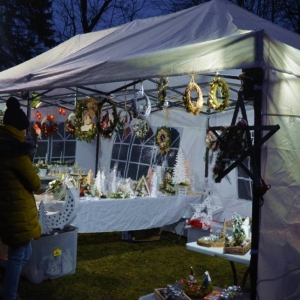 Jarmark świąteczny w świerklanieckim parku