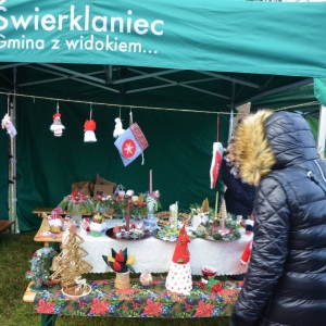 Jarmark świąteczny w świerklanieckim parku