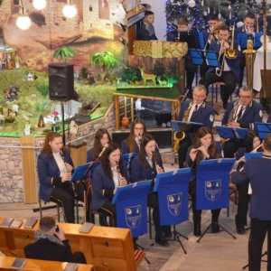 Koncert Tarnogórskiej Orkiestry Dętej w kościele w Orzechu