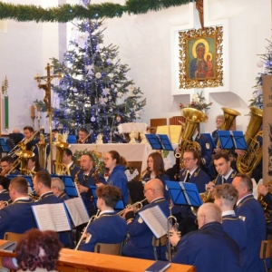 Koncert Tarnogórskiej Orkiestry Dętej w kościele w Orzechu