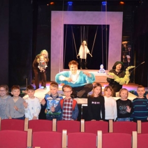 Czwartkowa wizyta uczestników Zimowiska w teatrze Ateneum w Katowicach