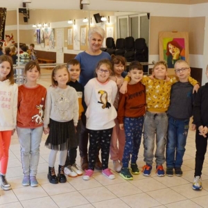Pierwszy dzień organizacyjny. Zajęcia stacjonarne z ułożeniem regulaminu zimowiska, grami, zabawami i zajęciami plastycznymi