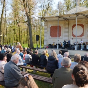 Zdjęcie przedstawia koncert majówkowy, który odbył się 1 maja 2023 roku