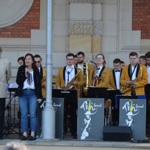 Zdjęcie przedstawia koncert majówkowy, który odbył się 1 maja 2023 roku