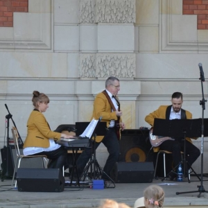 Zdjęcie przedstawia koncert majówkowy, który odbył się 1 maja 2023 roku