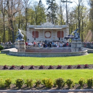 Zdjęcie przedstawia koncert majówkowy, który odbył się 1 maja 2023 roku