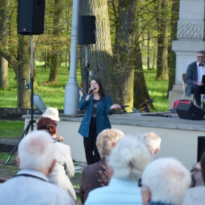 Zdjęcie przedstawia koncert majówkowy, który odbył się 1 maja 2023 roku