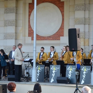 Zdjęcie przedstawia koncert majówkowy, który odbył się 1 maja 2023 roku