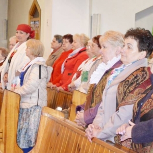 Zdjęcia przedstawiają chwile z uroczystości Jubileuszu 75-lecia Koła Gospodyń Wiejskich ze Świerklańca