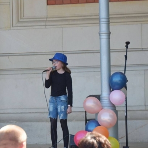 Uczestnicy i artyści Dnia Dziecka