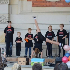 Uczestnicy i artyści Dnia Dziecka