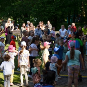 Uczestnicy i artyści Dnia Dziecka