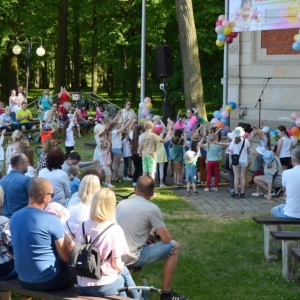 Uczestnicy i artyści Dnia Dziecka