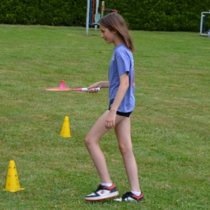 Piąty dzień półkolonii - dzień sportu na boisku sportowym w Nakle Śląskim