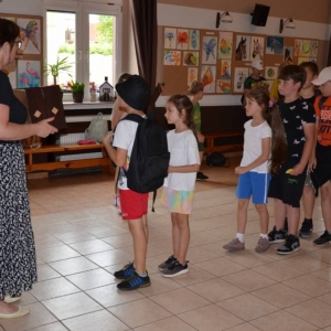 Piąty dzień półkolonii - dzień sportu na boisku sportowym w Nakle Śląskim