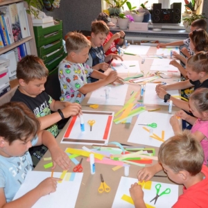 Pierwszy dzień półkolonii - wykonanie ramek do zdjęcia grupowego