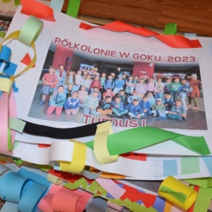 Piąty dzień półkolonii - dzień sportu na boisku sportowym w Nakle Śląskim