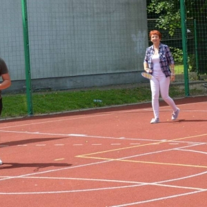 Pierwszy dzień półkolonii - zabawy na boisku sportowym