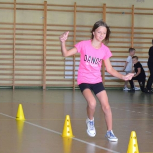 Piąty dzień półkolonii - dzień sportu na hali sportowej w Nakle Śląskim