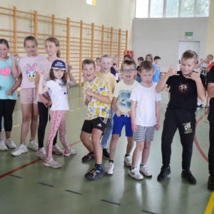 Piąty dzień półkolonii - dzień sportu na hali sportowej w Nakle Śląskim
