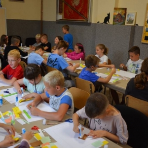Pierwszy dzień półkolonii - wykonanie ramek do zdjęcia grupowego