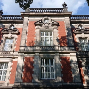 Zdjęcie przedstawia jeden z motów pleneru artystycznego
