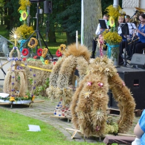 Zdjęcie przedstawia koncert Tarnogórkisej Orkiestry Dętej