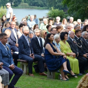 Zdjęcie przedstawia uczestników dożynek