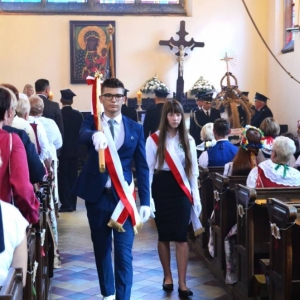 Zdjęcie przedstawia uczestników Dożynek