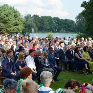 Zdjęcie przedstawia uczestników dożynek
