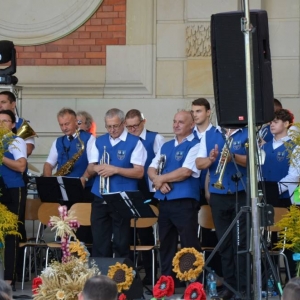 Zdjęcie przedstawia koncert Tarnogórkisej Orkiestry Dętej