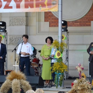 Zdjęcie przedstawia część oficjalną - przemówienia oficjeli