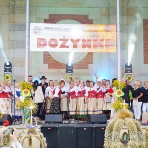 Zdjęcie przedstawia ogłoszenie wyników w konkursie Gyburstag Kołoca zorganizowany przez Stowarzyszenie Wrazidlok